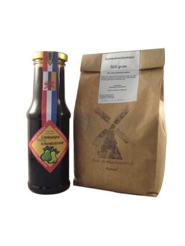 pannenkoekenmeel met paere schenkstroop